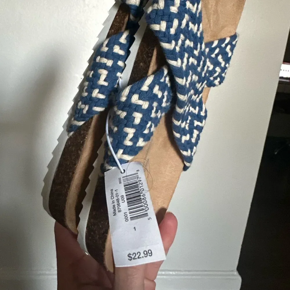 NWT Old Navy Girls Sandals - Picture 3 of 5